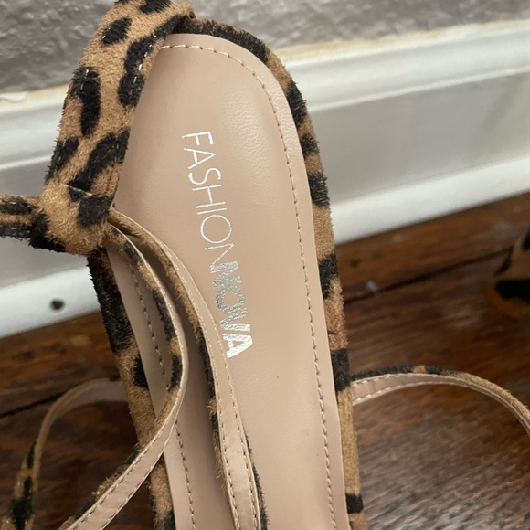 Heels - Picture 3 of 3